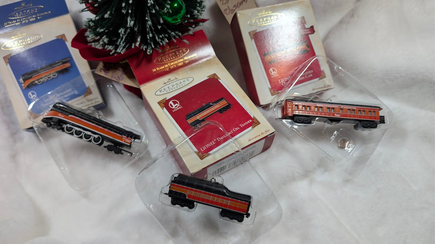 Hallmark Ornament · Daylight Observation Car Only (2003)