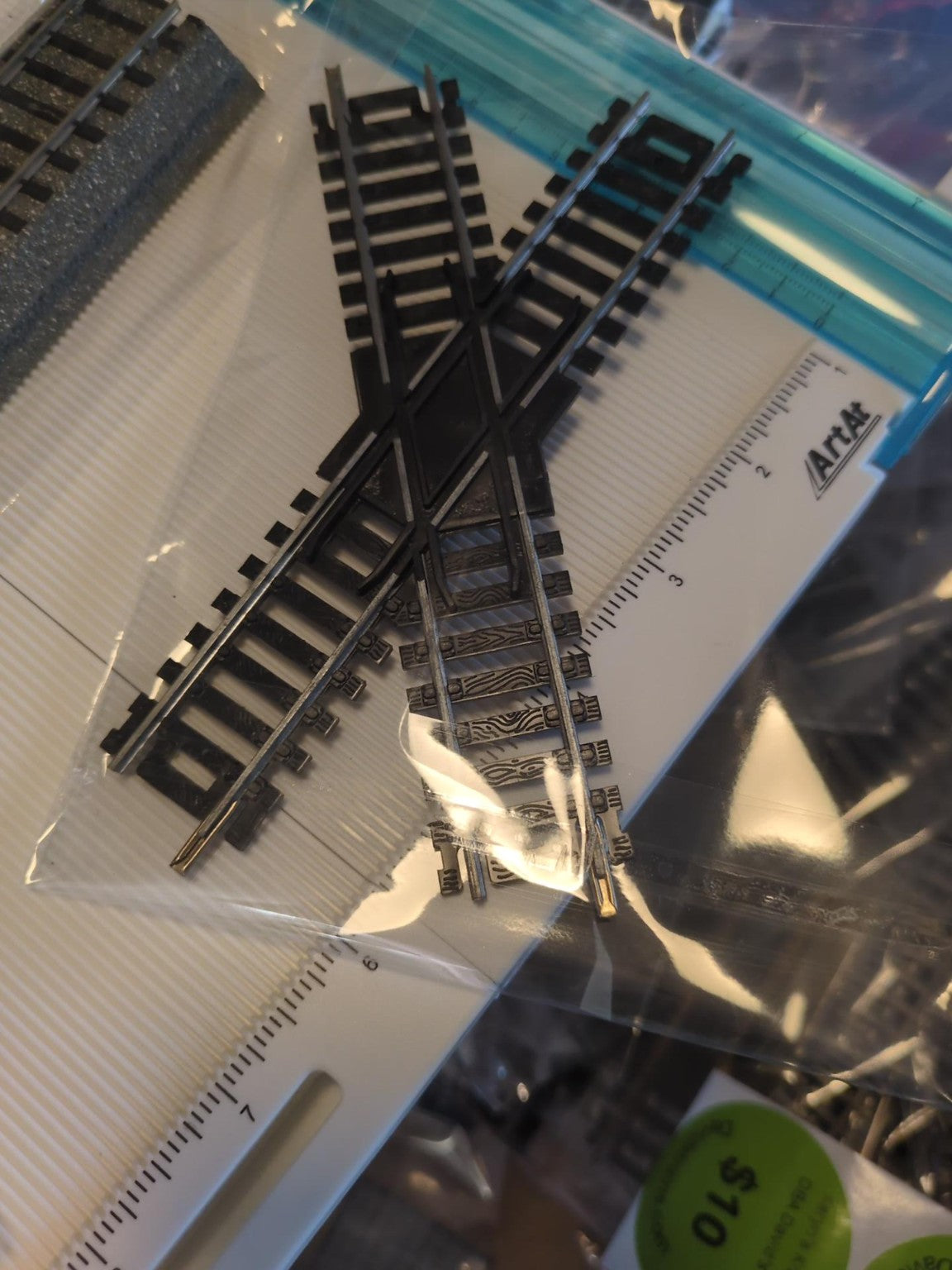 Atlas HO Code 100 30-degree Snap-Track crossing as pictured