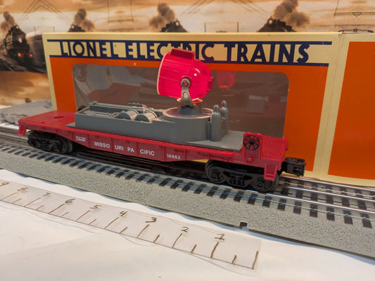 Lionel 6-16663 Missouri Pacific searchlight flatcar, red and gray, side view with searchlight and box
