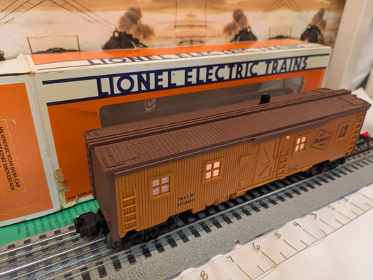 Lionel 6-19656 Milwaukee Road brown bunk car three-quarter view with original box