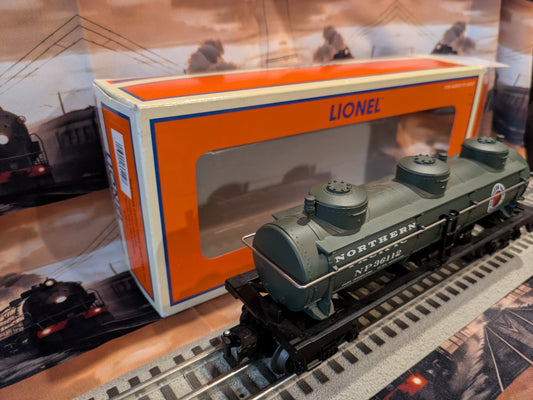 Lionel Northern Pacific three-dome tank car 6-36112 three-quarter view
