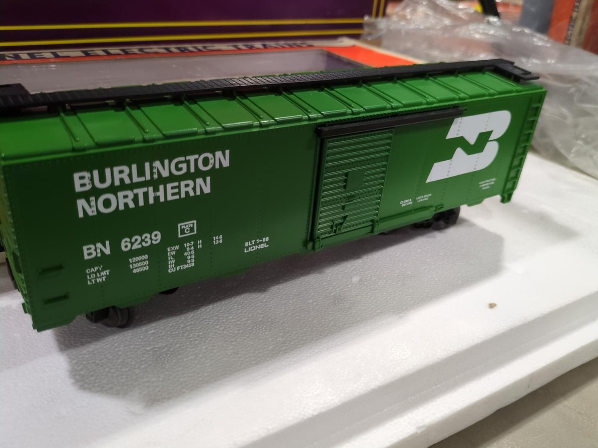 Lionel 6-6239 Burlington Northern boxcar side view