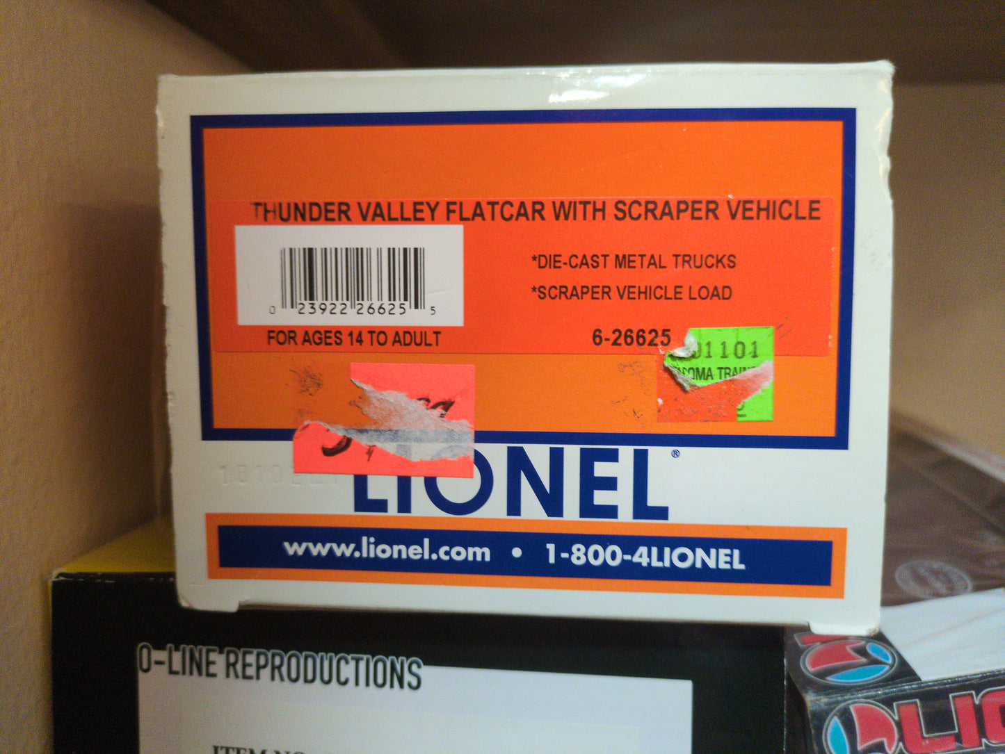 Lionel Thunder Valley Flatcar with Scraper Vehicle 6-26625