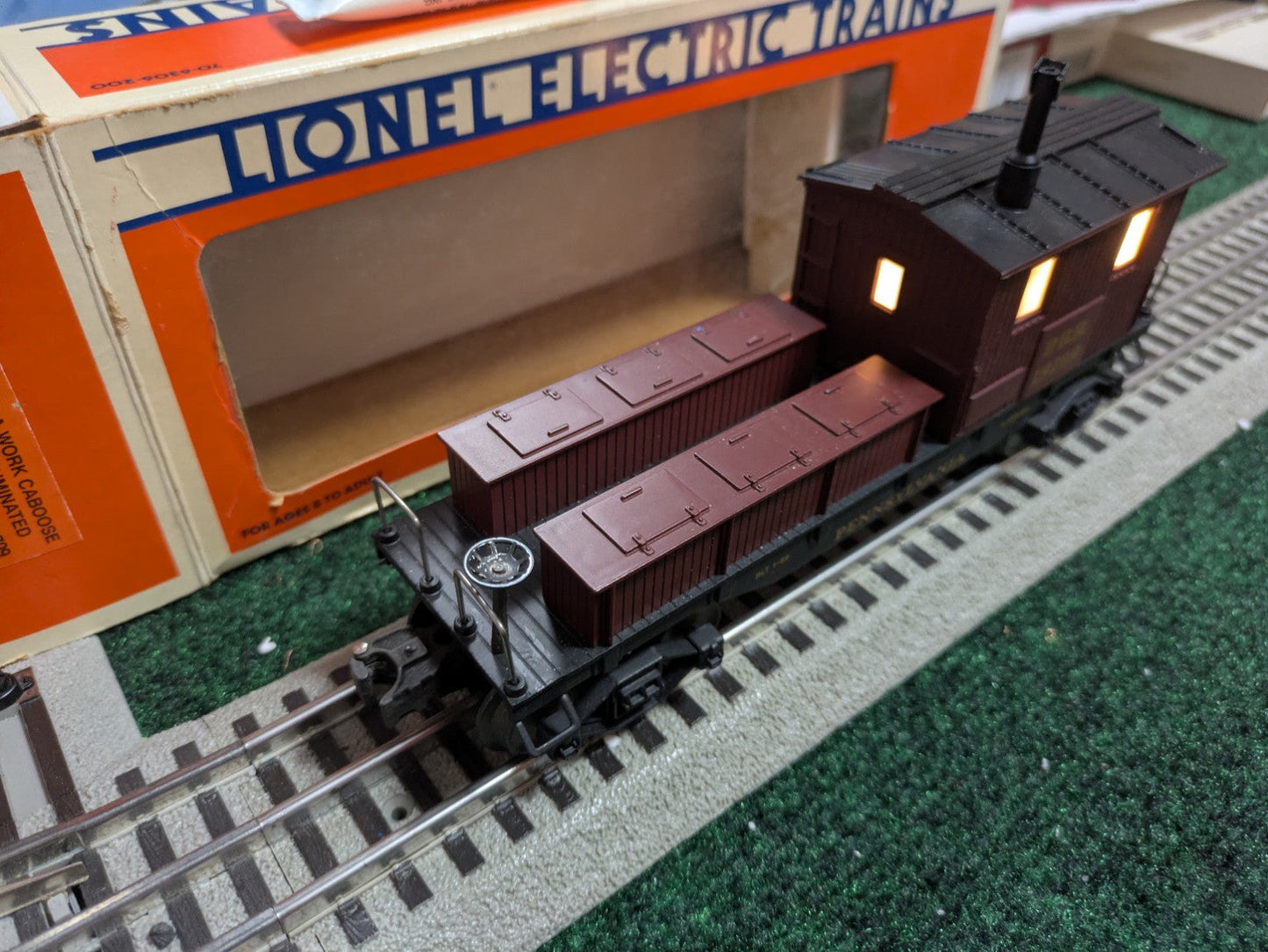 Lionel Pennsylvania Work Caboose 6-19709 with box illuminated