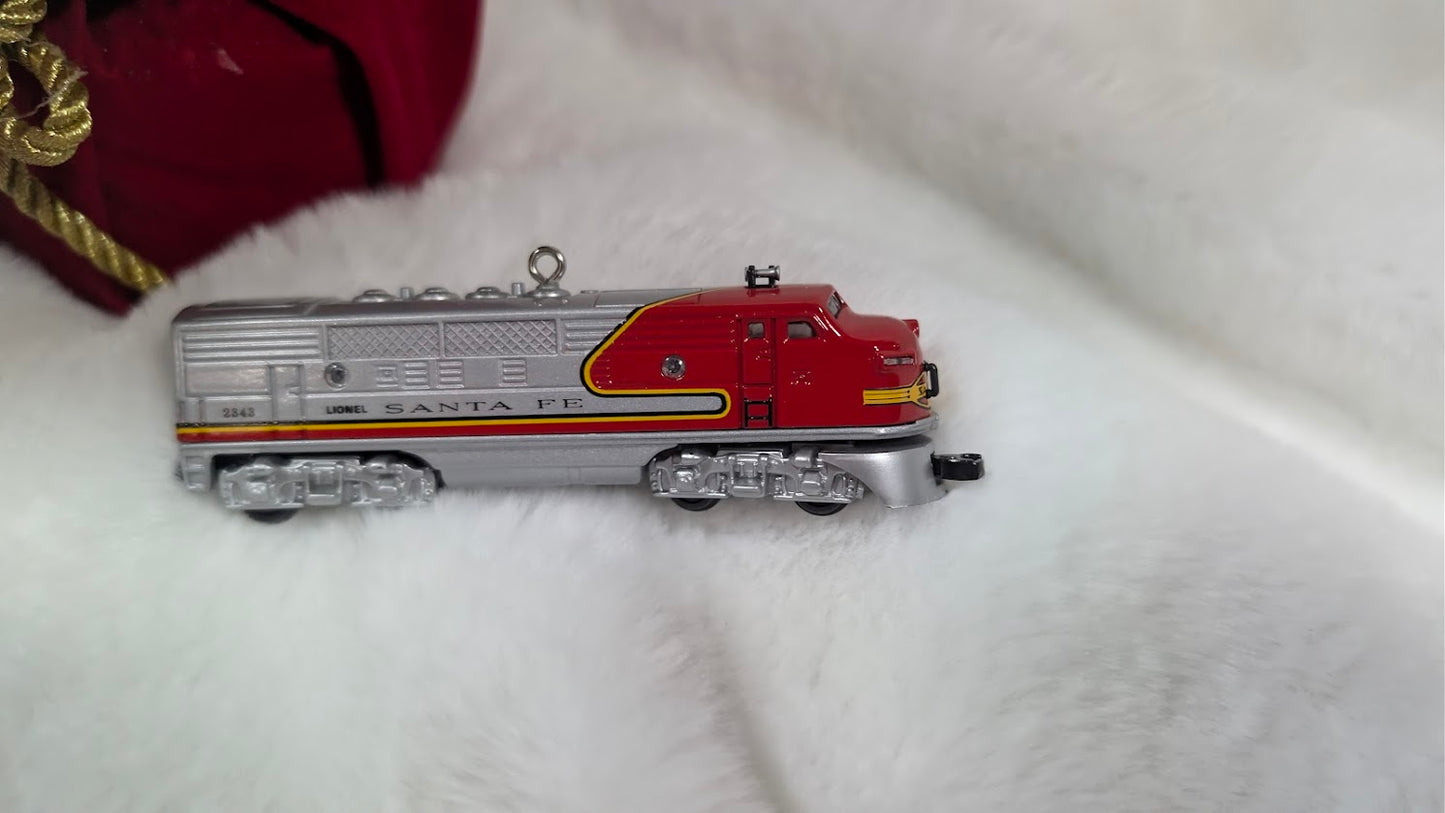 Hallmark Ornament · 1950 Santa Fe F3 Diesel Locomotive (1997) No Box