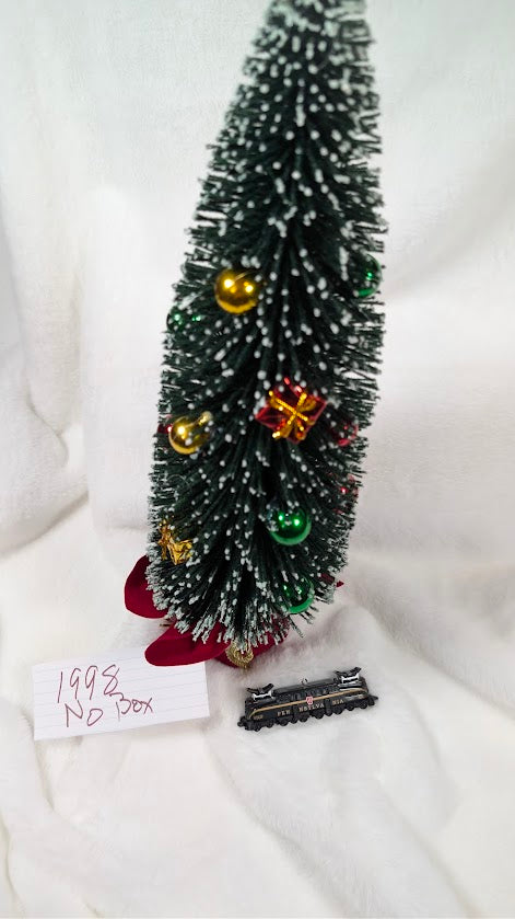 Hallmark Ornament · Pennsylvania GG-1 Locomotive (1998)