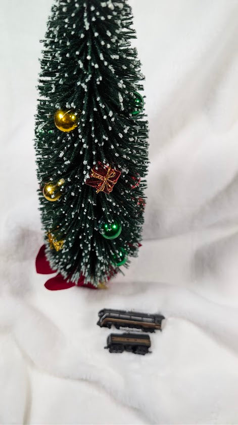 Hallmark Ornament · Norfolk & Western 400W/746 Tender (1999) No Box