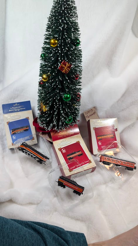 Hallmark Ornament · Daylight Observation Car Only (2003)