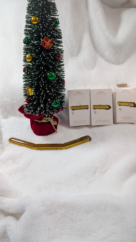 Hallmark Ornament · Union Pacific Streamliner Buffet Coach (2010)