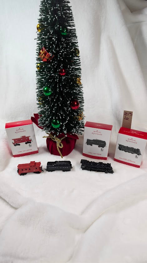 Hallmark Ornament · 6017 Caboose Only (2013)