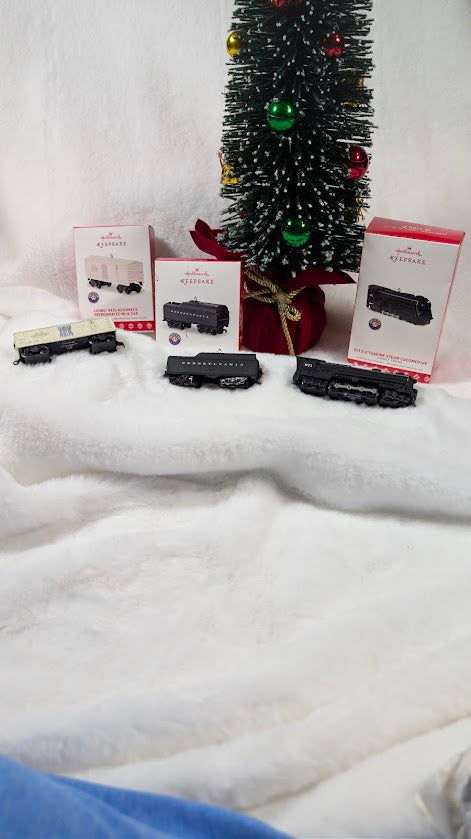 Hallmark Ornament · 671 S-2 Turbine Steam Locomotive Only (2017)