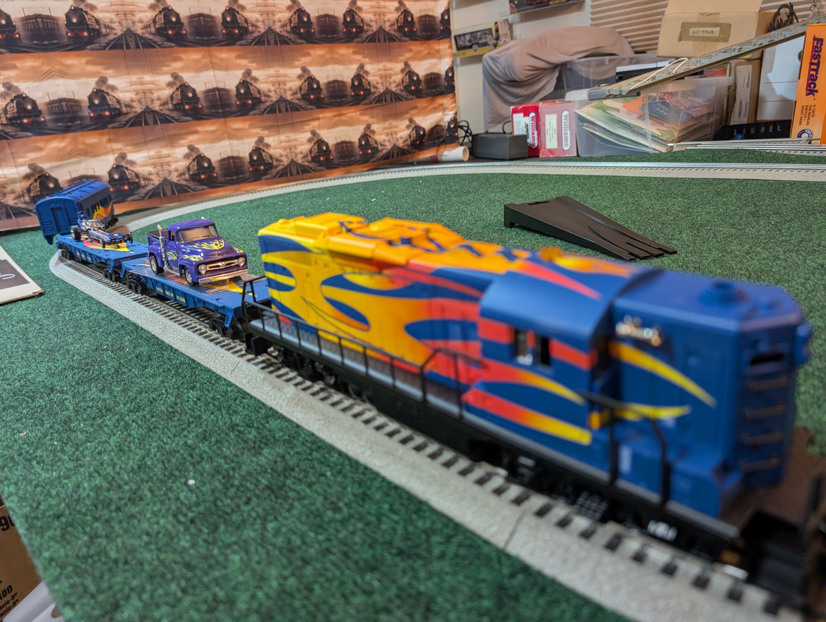 Lionel 6-18575 Custom Series 1 GP-9 with matching Custom Series cars