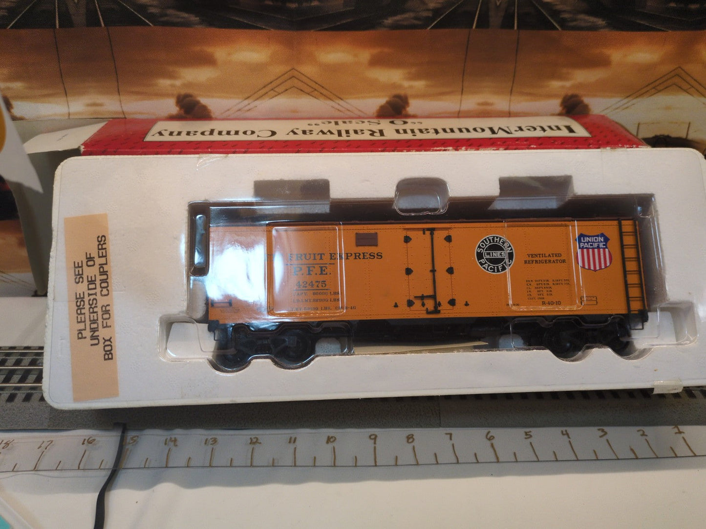 InterMountain 25302S Pacific Fruit Express refrigerator car 42475 in original packaging