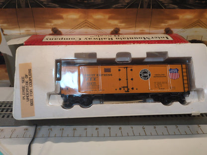 InterMountain 25302S Pacific Fruit Express refrigerator car 42475 in original packaging