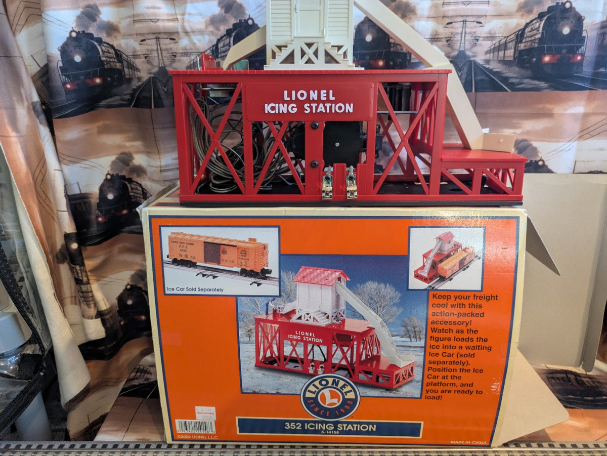 Lionel 6-14158 Icing Station broadside view with original box showing 352 Icing Station 6-14158 label