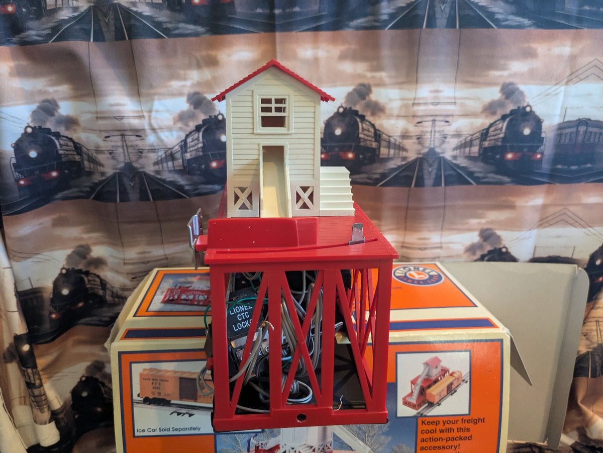 Lionel 6-14158 Icing Station end view showing white ice house and exposed wiring
