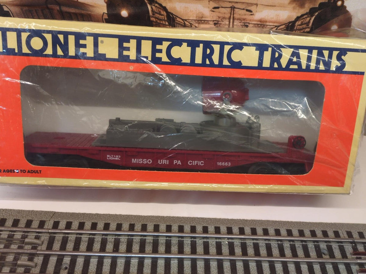 Lionel 6-16663 Missouri Pacific searchlight flatcar in Lionel Electric Trains box