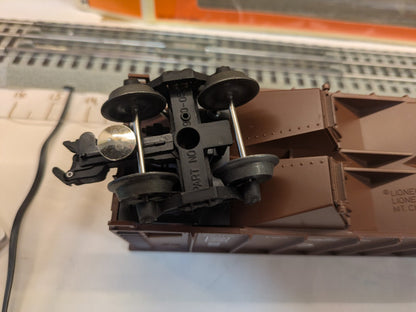 Lionel 6-17110 Union Pacific hopper second truck and operating coupler detail