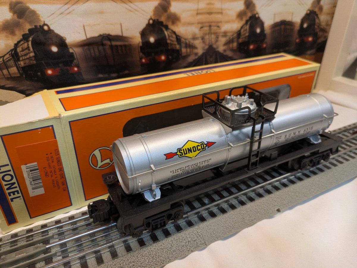 Lionel 6-19607 silver Sunoco one-dome tank car, three-quarter view with original box