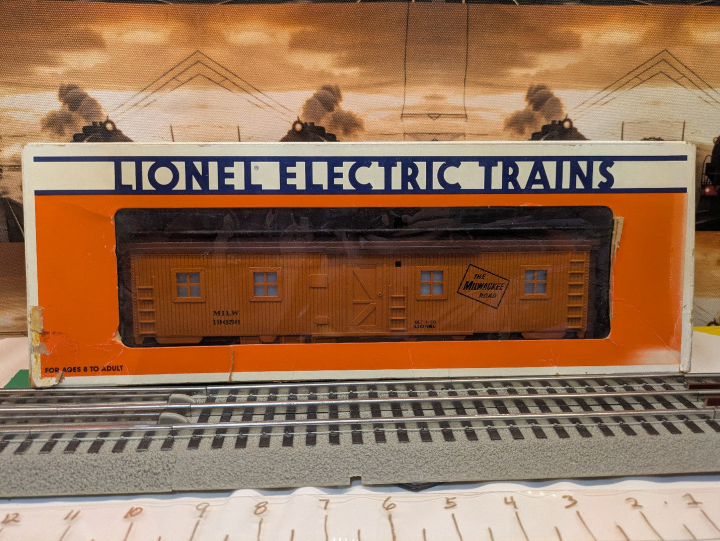Lionel 6-19656 Milwaukee Road bunk car displayed inside original Lionel box