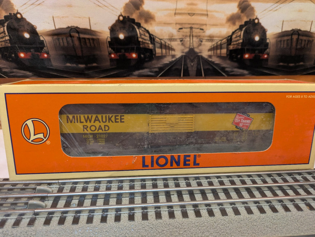Lionel 6-52126 Milwaukee Road boxcar displayed in original Lionel window box