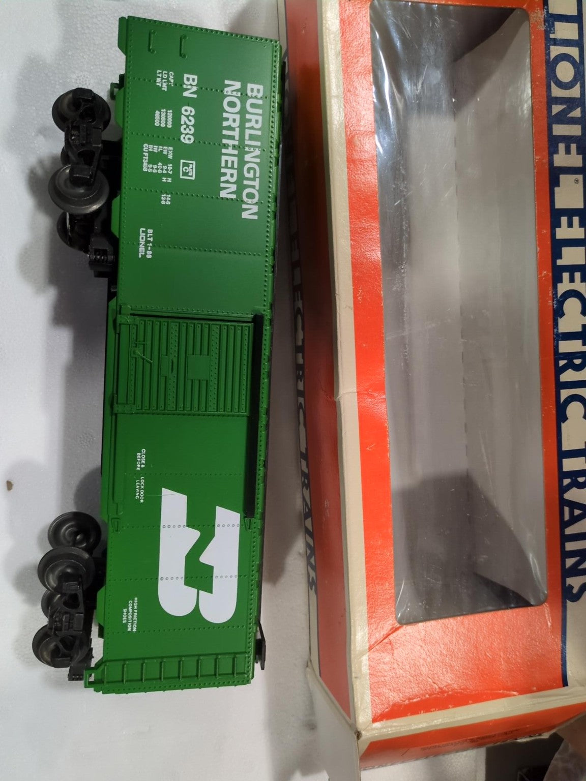 Lionel 6-6239 Burlington Northern boxcar bottom markings with original box