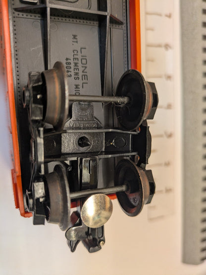 Lionel Illinois Central Hi-Cube Boxcar 6-9601 undercarriage and operating coupler detail