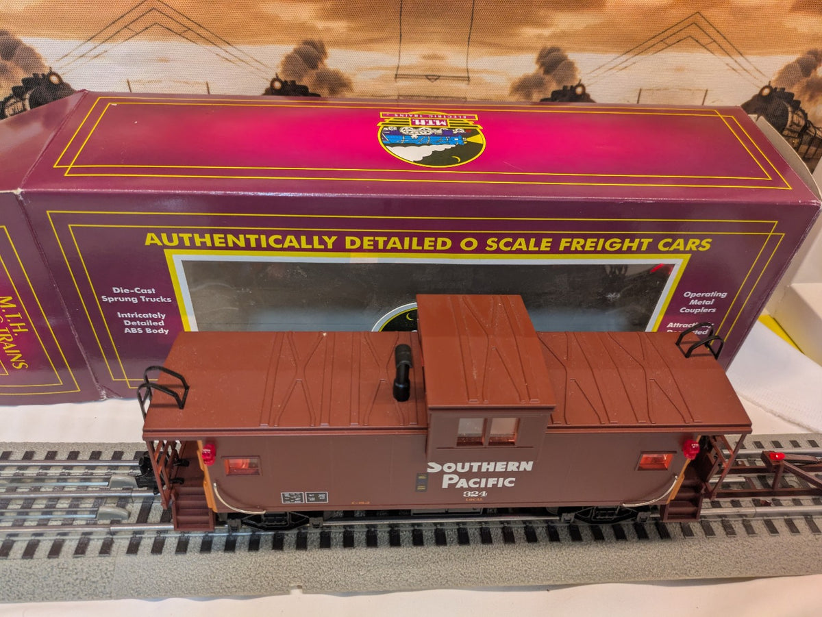 MTH Southern Pacific caboose number 324 overhead view of roof and cupola