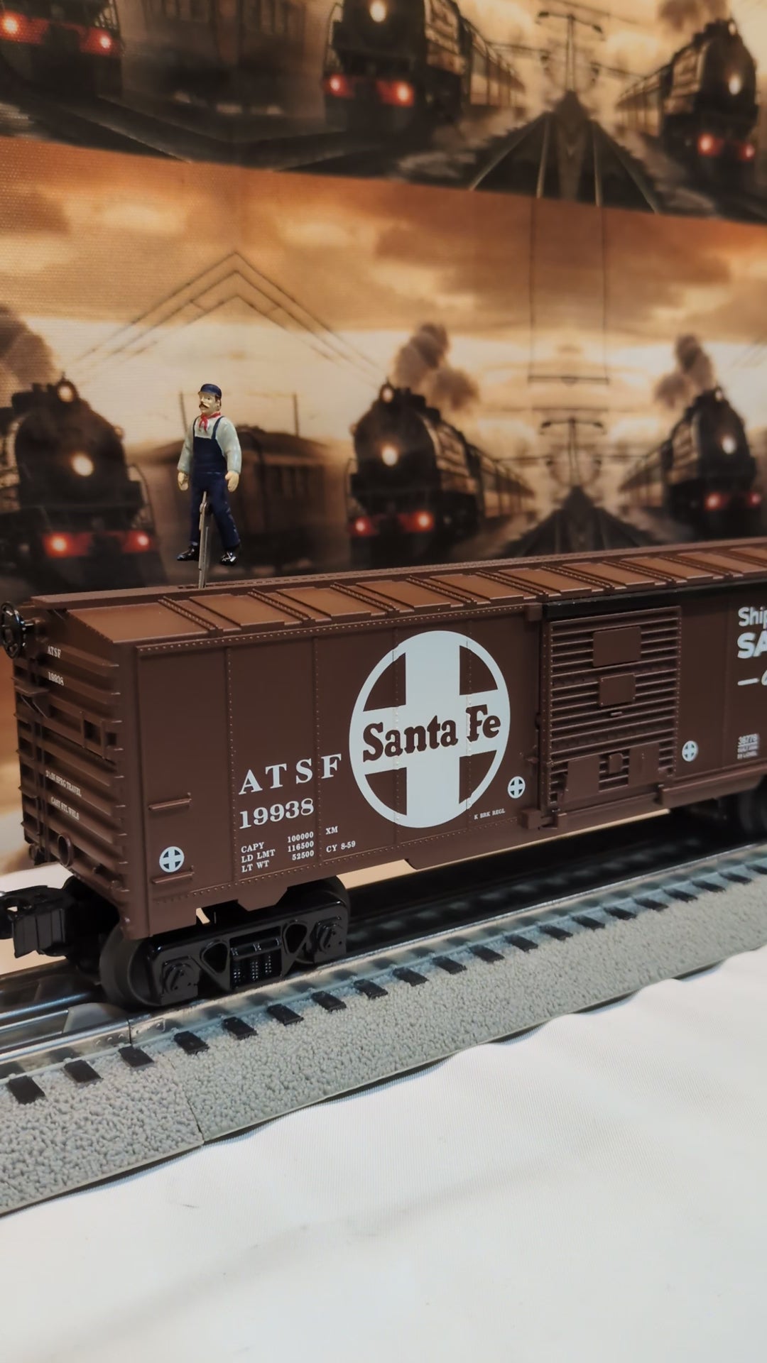 Lionel Santa Fe Walking Brakeman Boxcar 6-36776