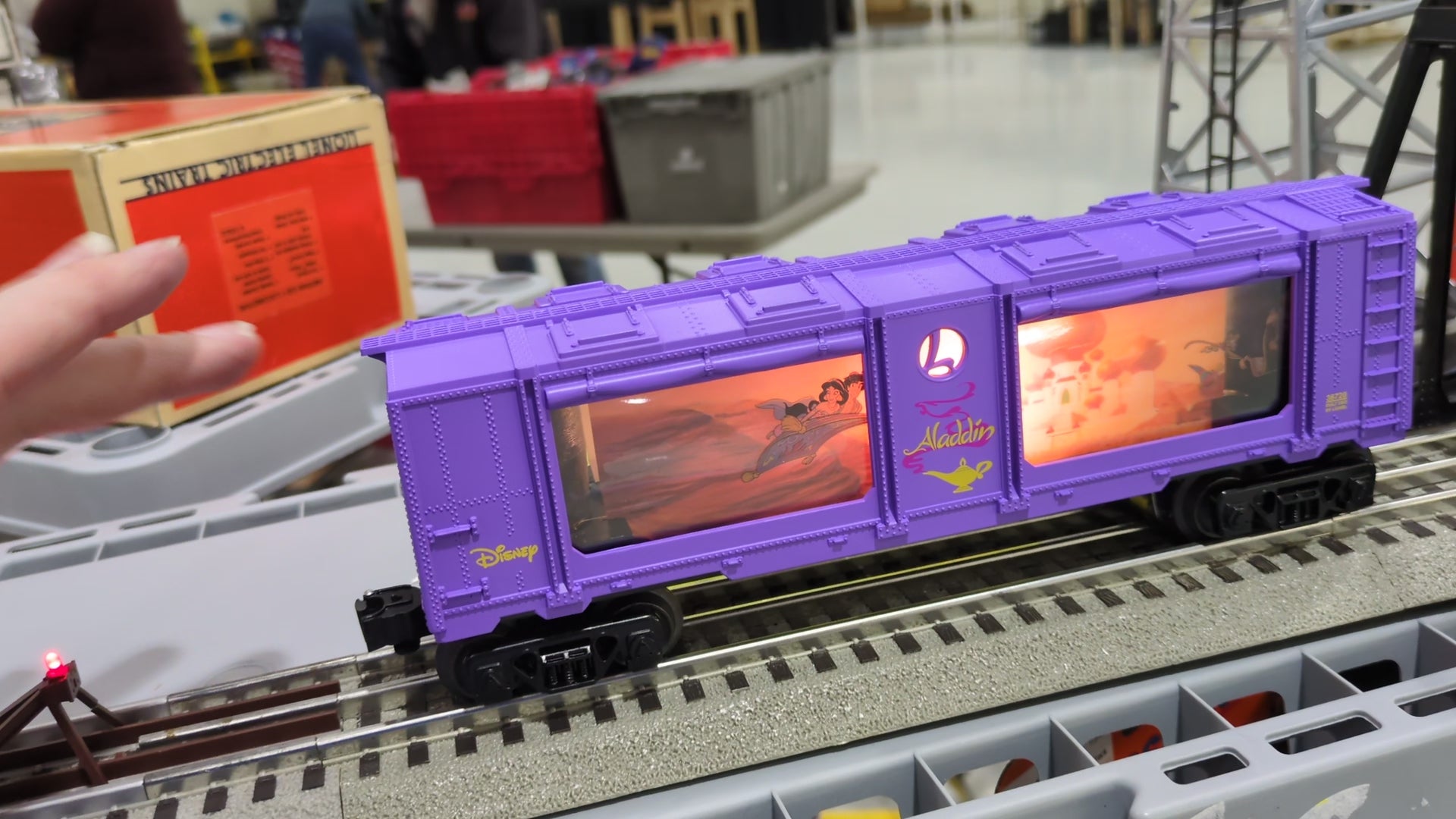 Lionel 6-36720 Disney's Aladdin Aquarium Box Car 