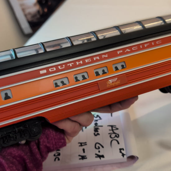 Lionel Southern Pacific Daylight Vista Dome Car 6-19107