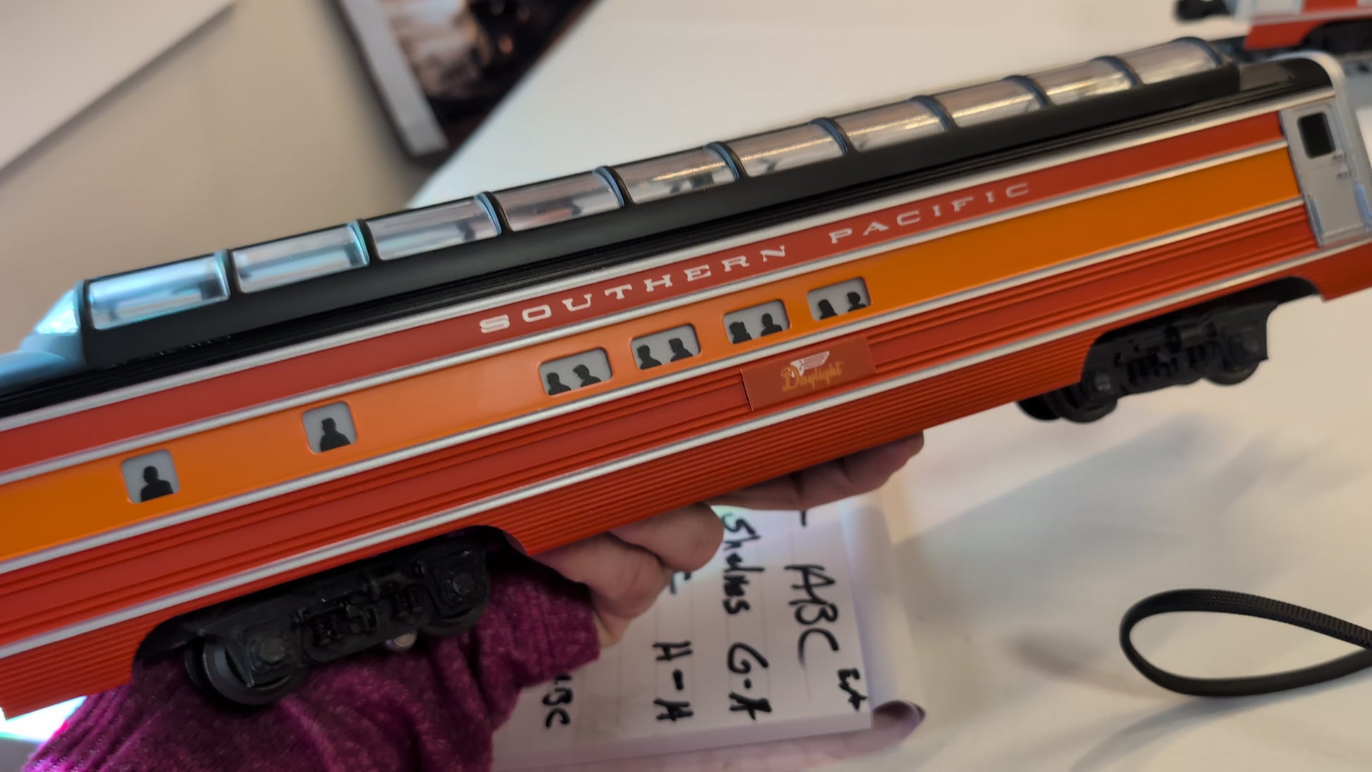 Lionel Southern Pacific Daylight Vista Dome Car 6-19107