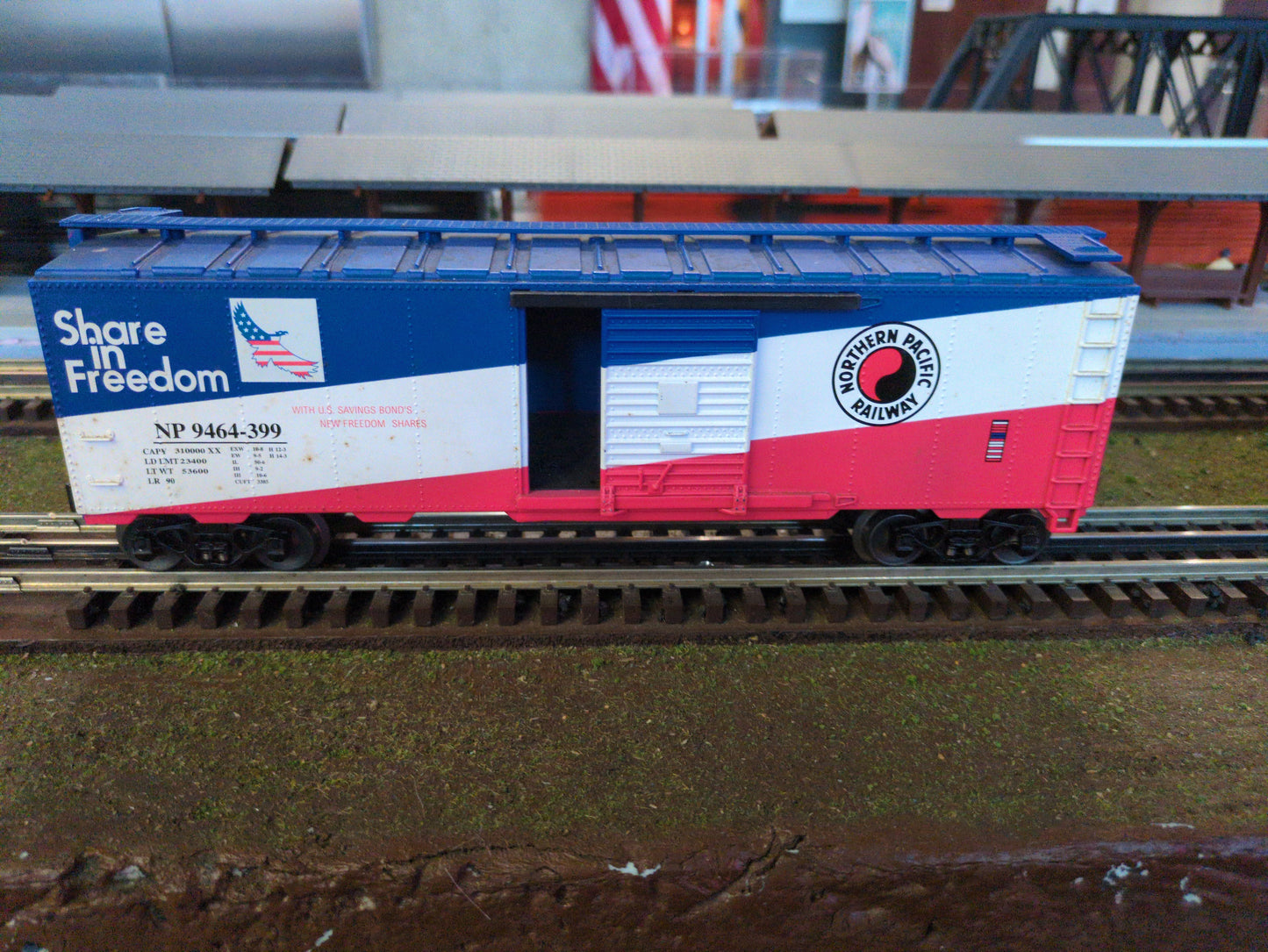 Lionel Northern Pacific Boxcar 9464-399