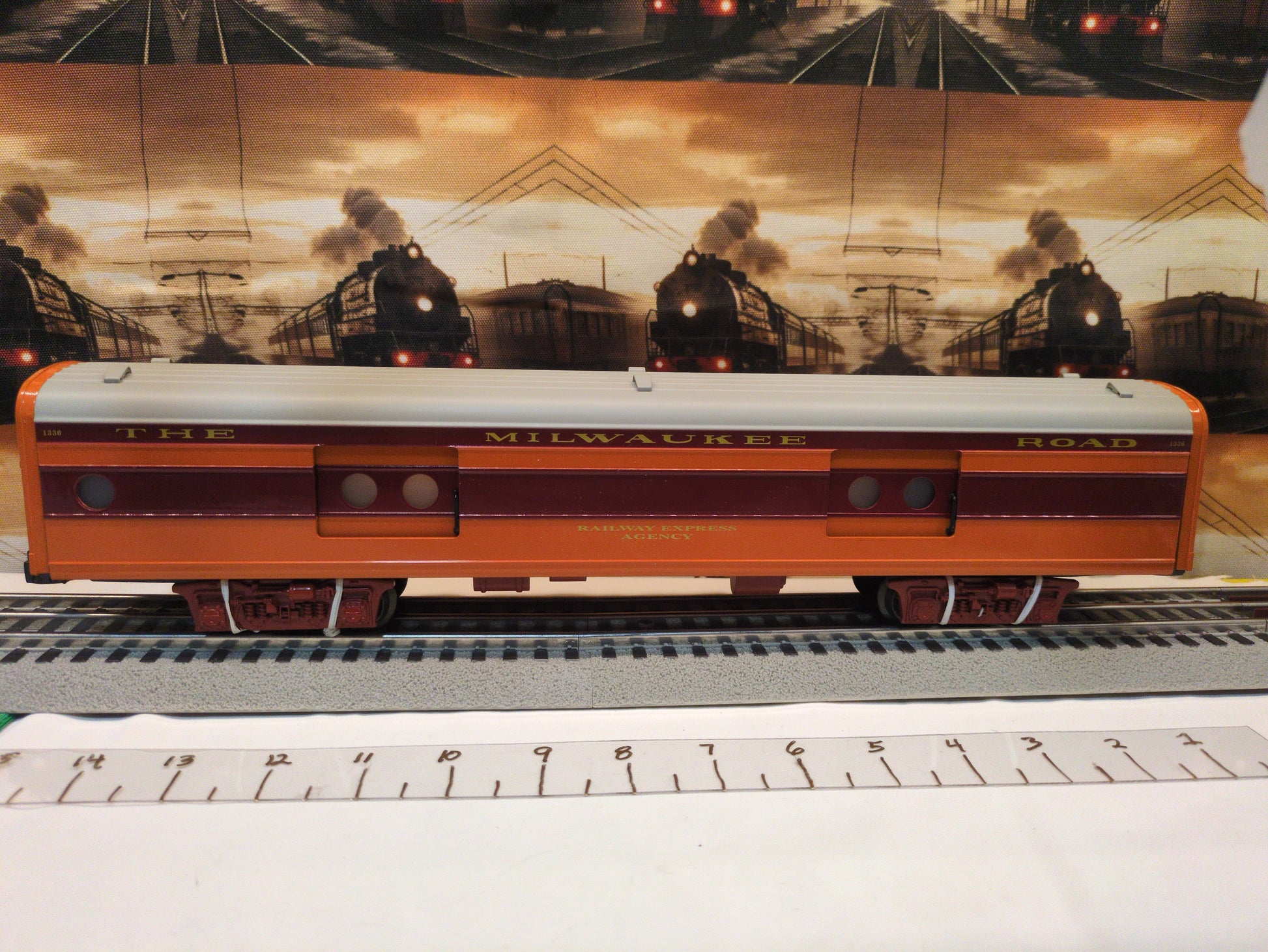 Lionel Milwaukee Road Hiawatha Skytop 15" Aluminum Passenger Car Set 6-19184 FREE SHIPPING!