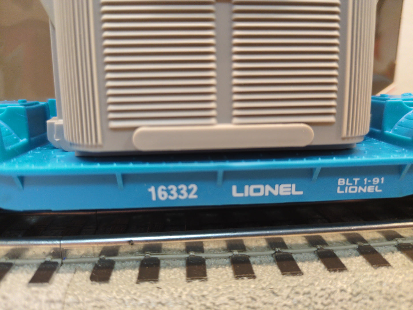 Lionel Flat Car With Transformer 6-16332