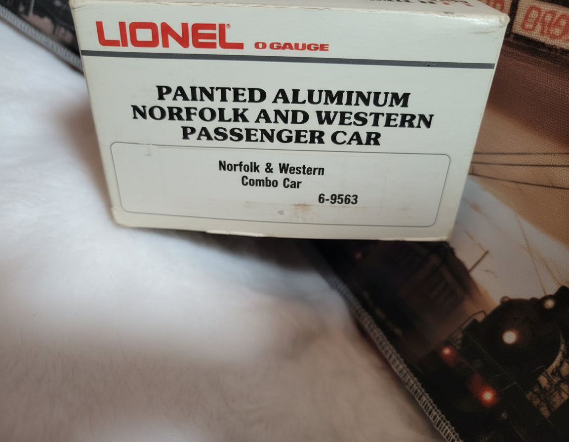 Lionel Norfolk and Western Passenger Set 6-9565