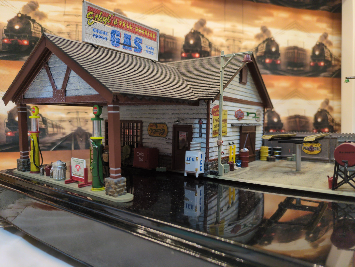 Woodland Scenics Ethyl’s Gas & Service BR5849