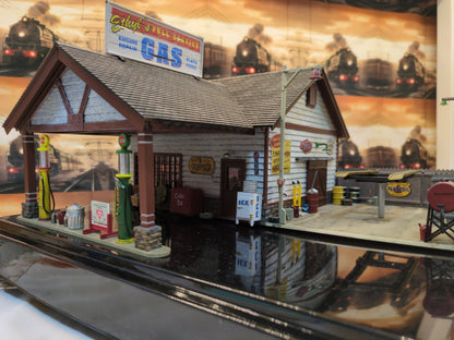 Woodland Scenics Ethyl’s Gas & Service BR5849