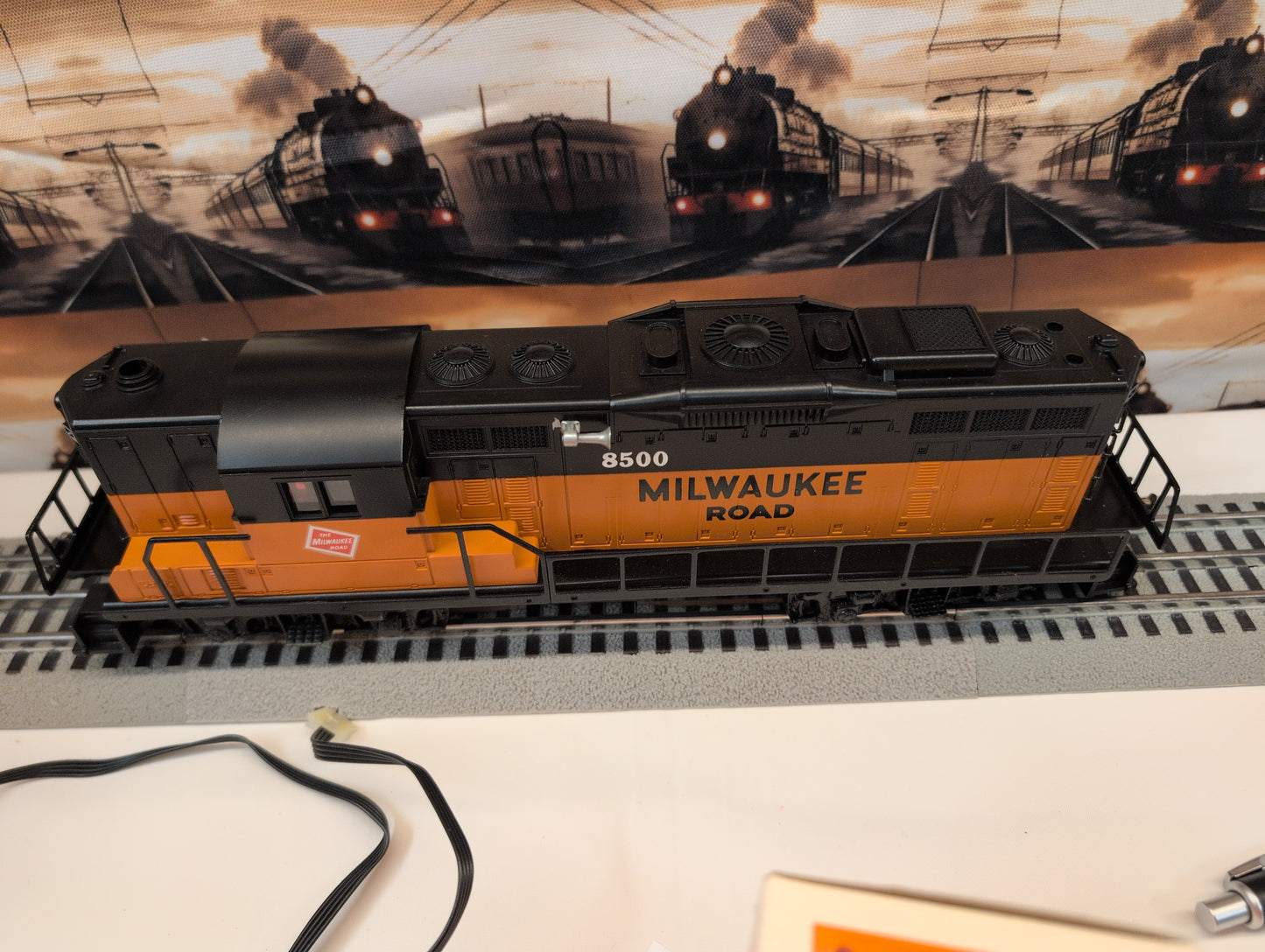 Lionel Milwaukee Road GP9 Diesel Locomotive 6-18500