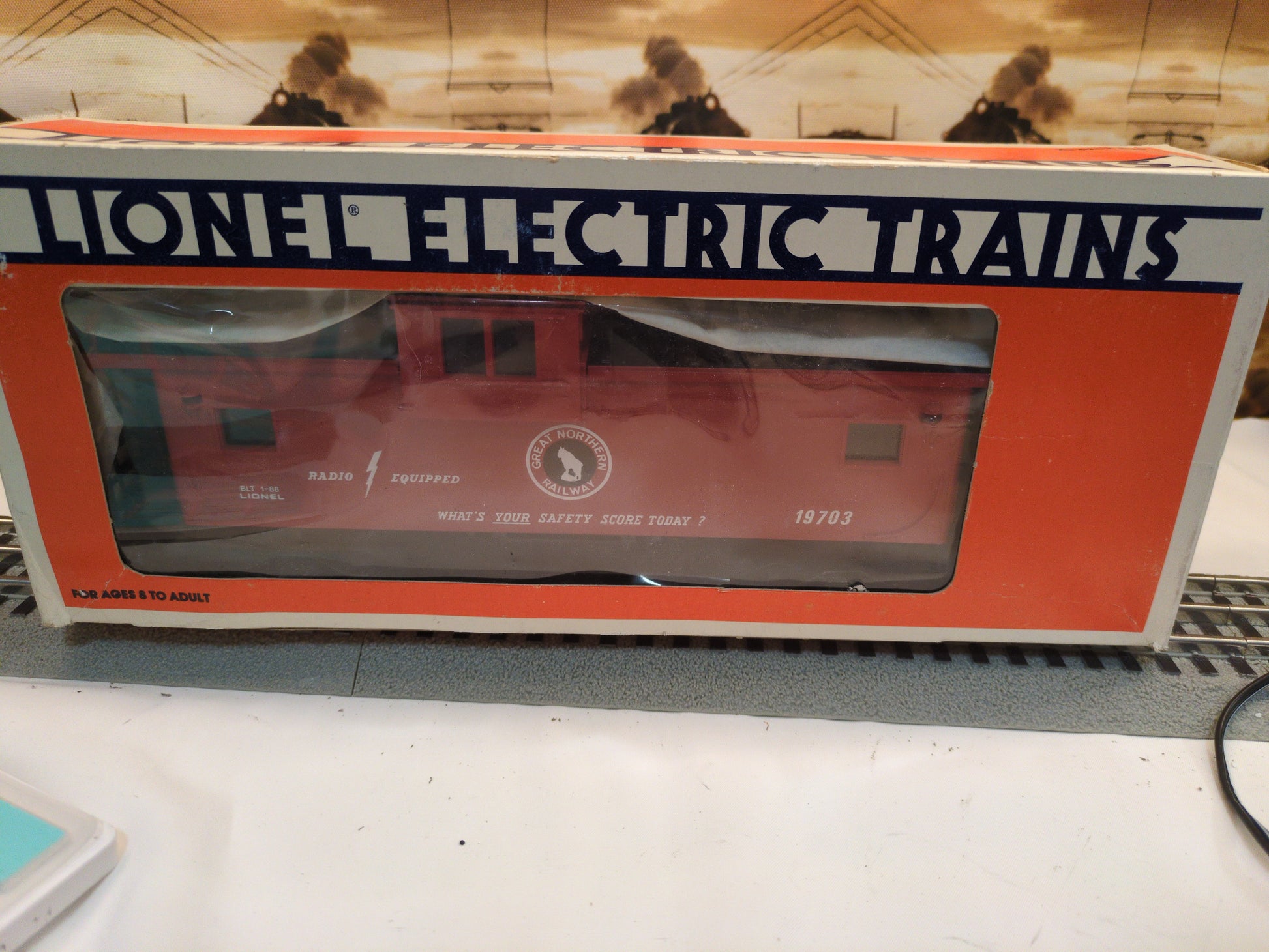 Lionel Great Northern Extended Vision Caboose 6-19703