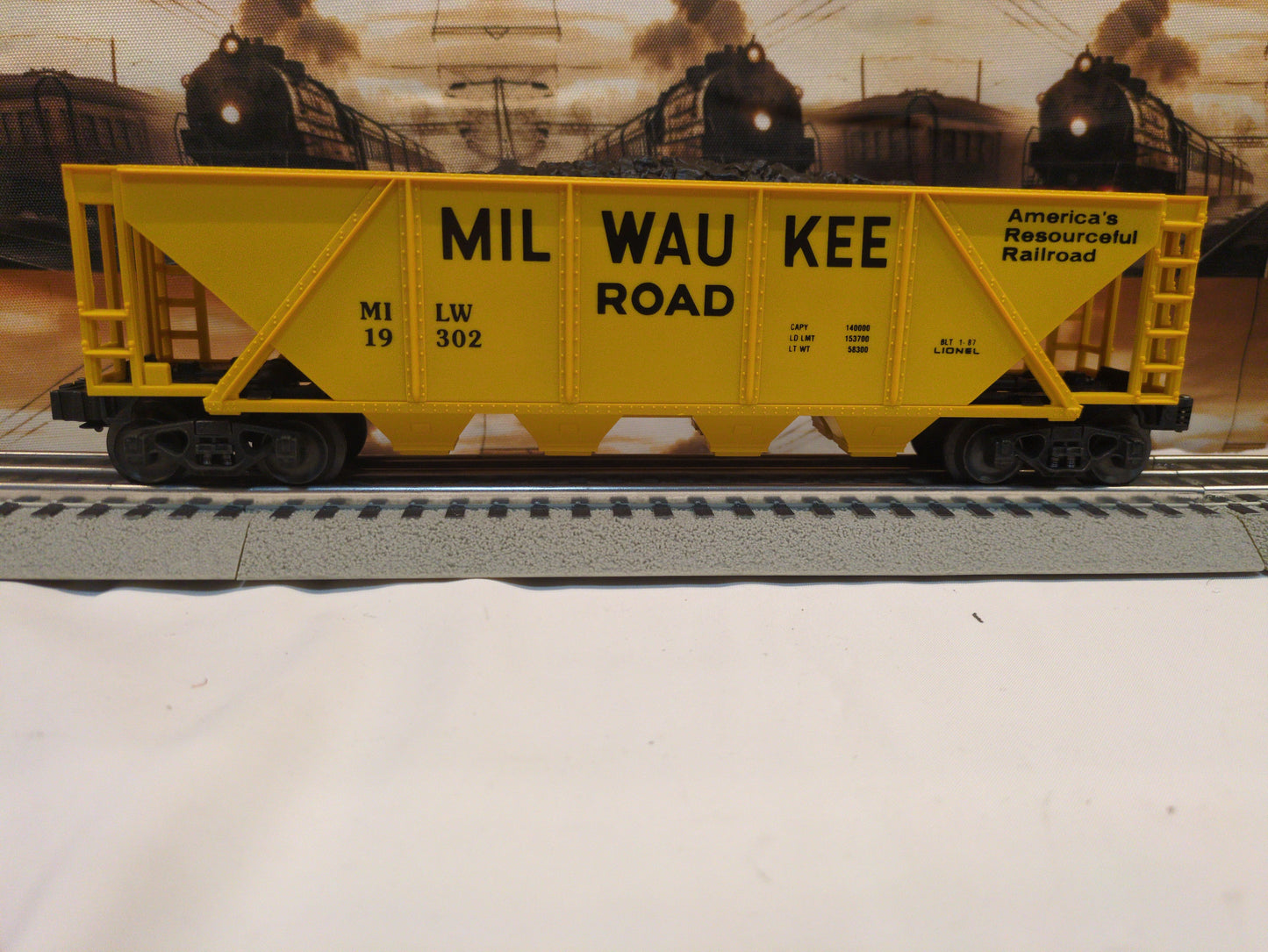 Lionel Milwaukee Road Hopper Car 6-19302