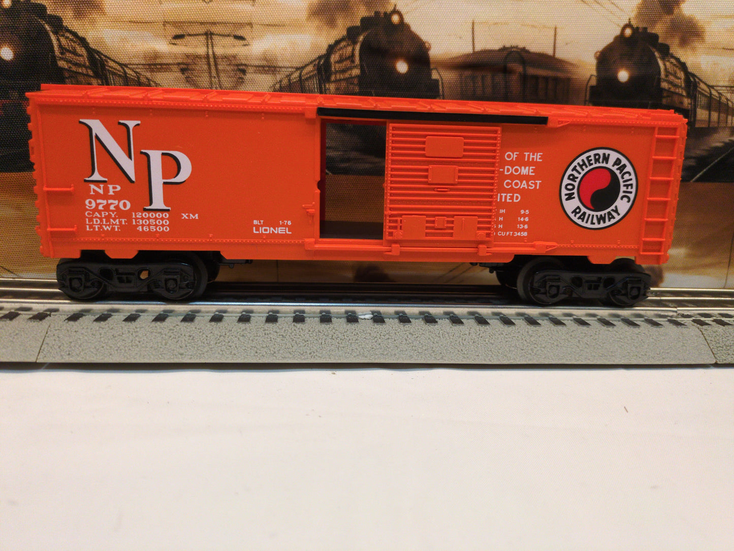 Lionel Northern Pacific Boxcar 6-9770