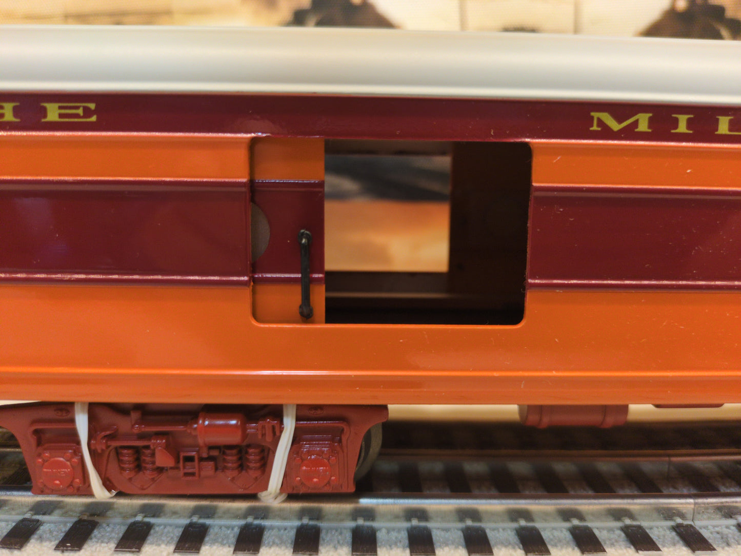 Lionel Milwaukee Road Hiawatha Skytop 15" Aluminum Passenger Car Set 6-19184 FREE SHIPPING!