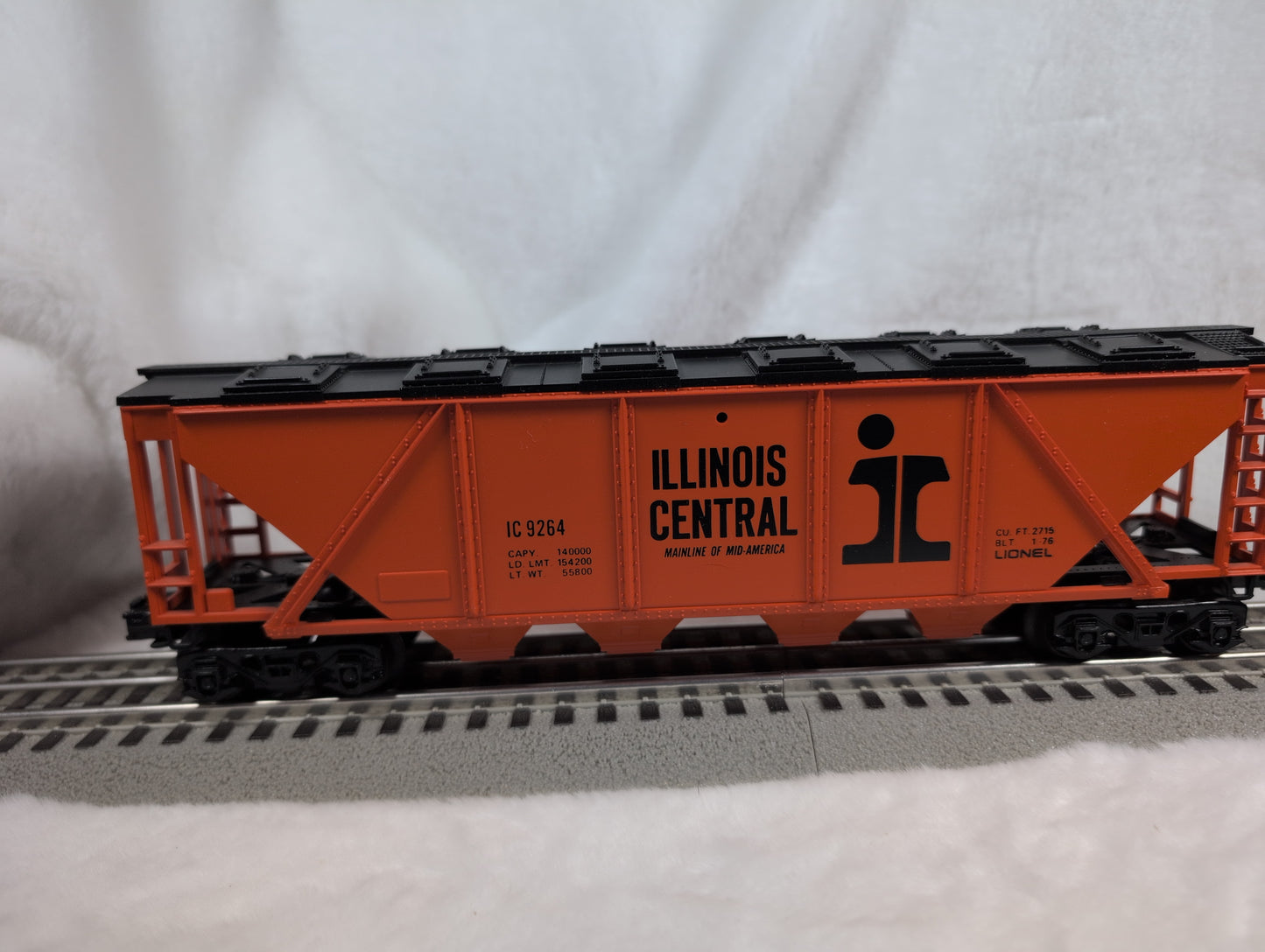 Lionel Illinois Central Covered Hopper 6-9264