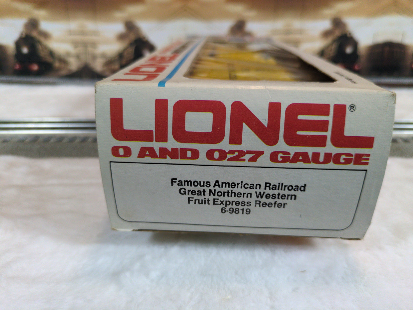 Lionel Great Northern Refrigerator Car 6-9819