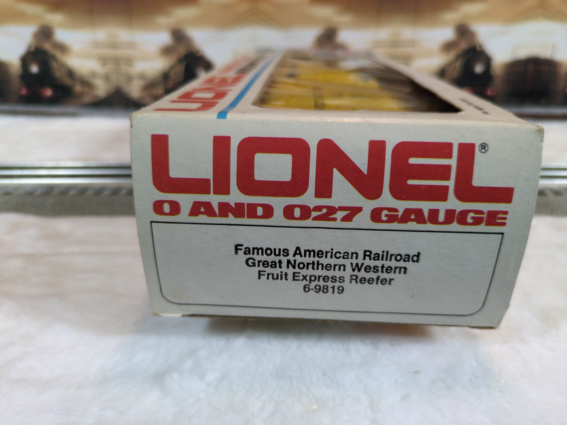 Lionel Great Northern Refrigerator Car 6-9819