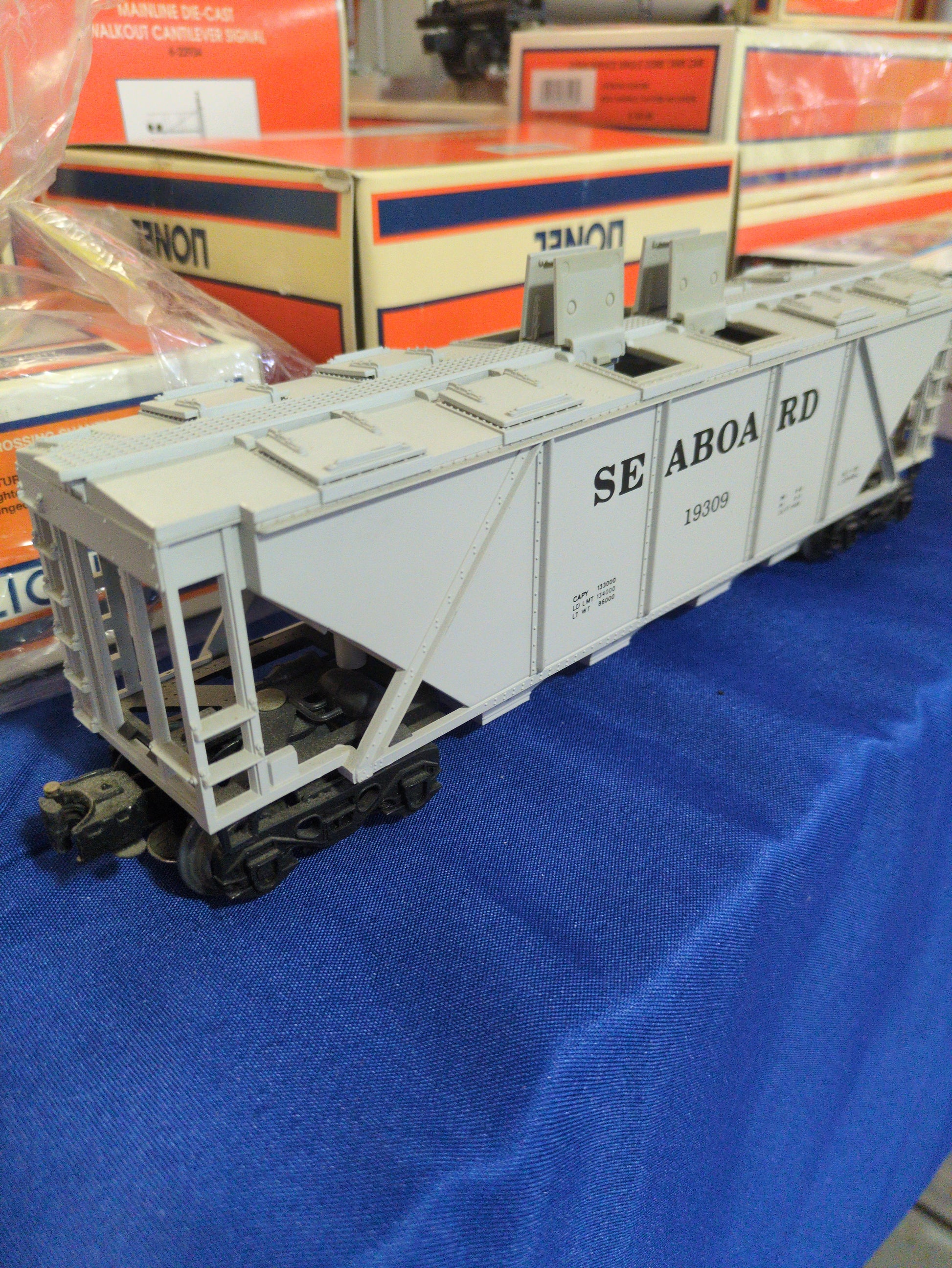 Lionel 6-19309 Seaboard Covered Hopper Car 