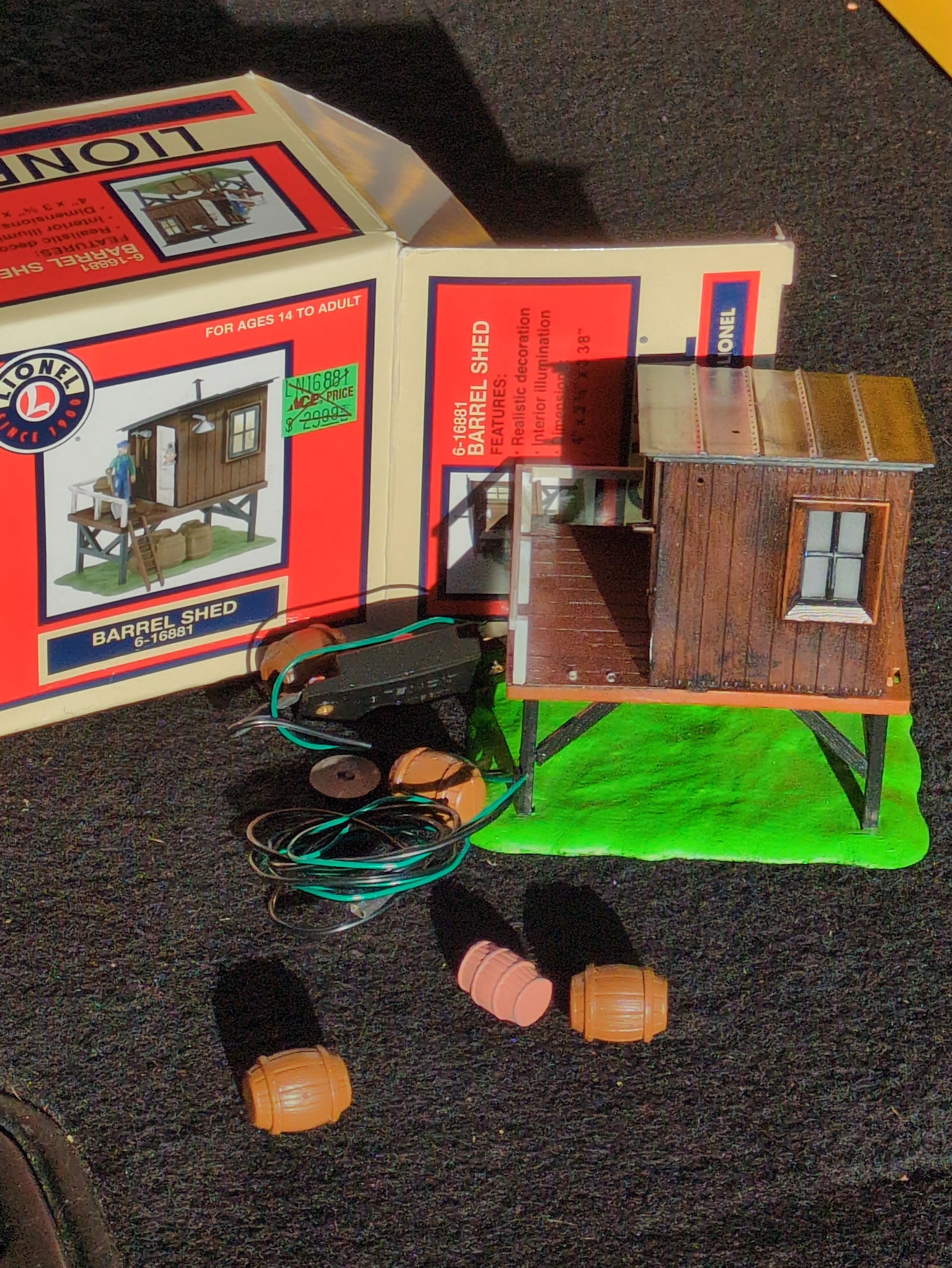 Lionel Barrel Shed 6-16881