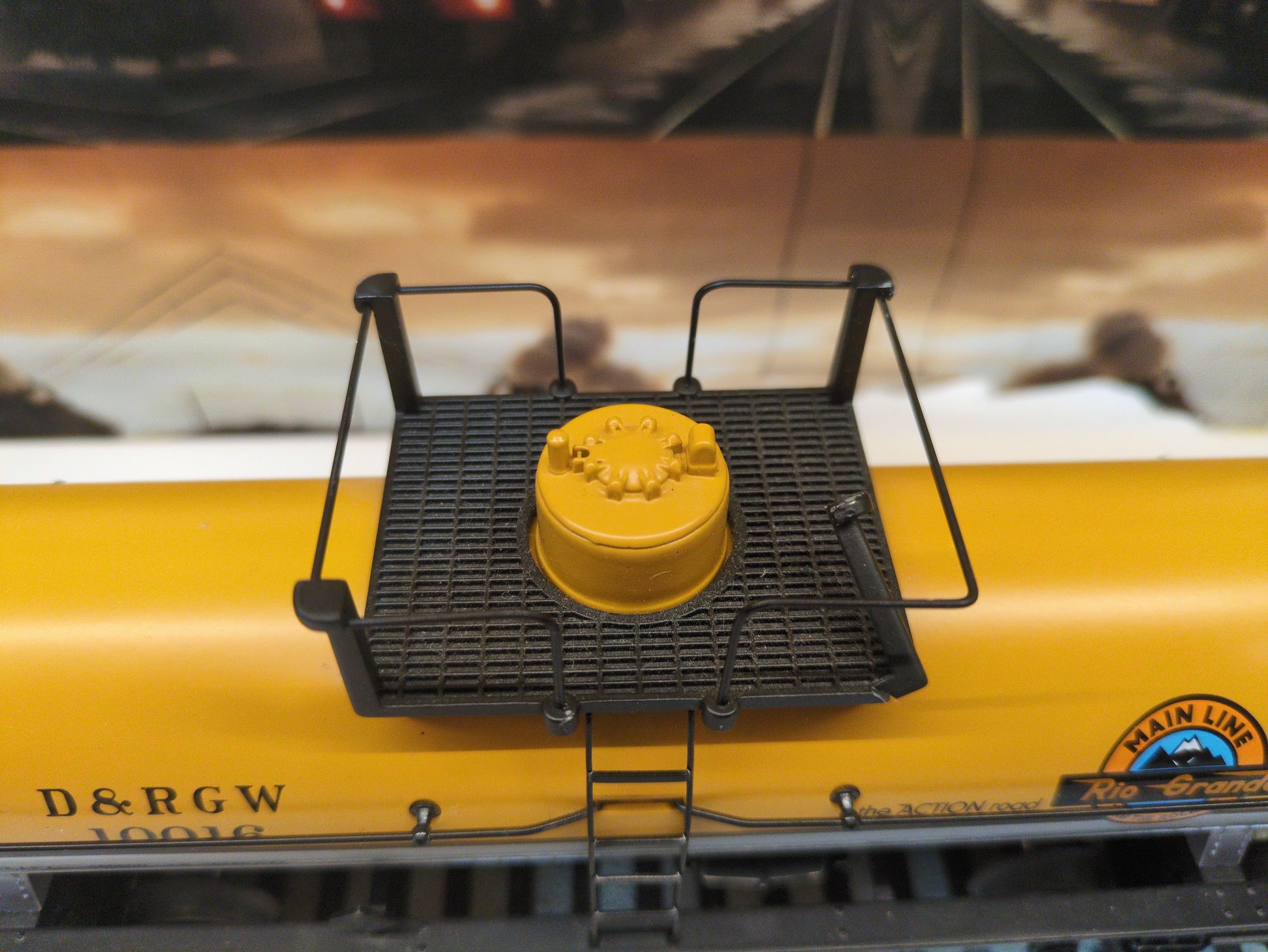 MTH Premier Denver & Rio Grande Western Single Dome Tank Car #10016 20-90089