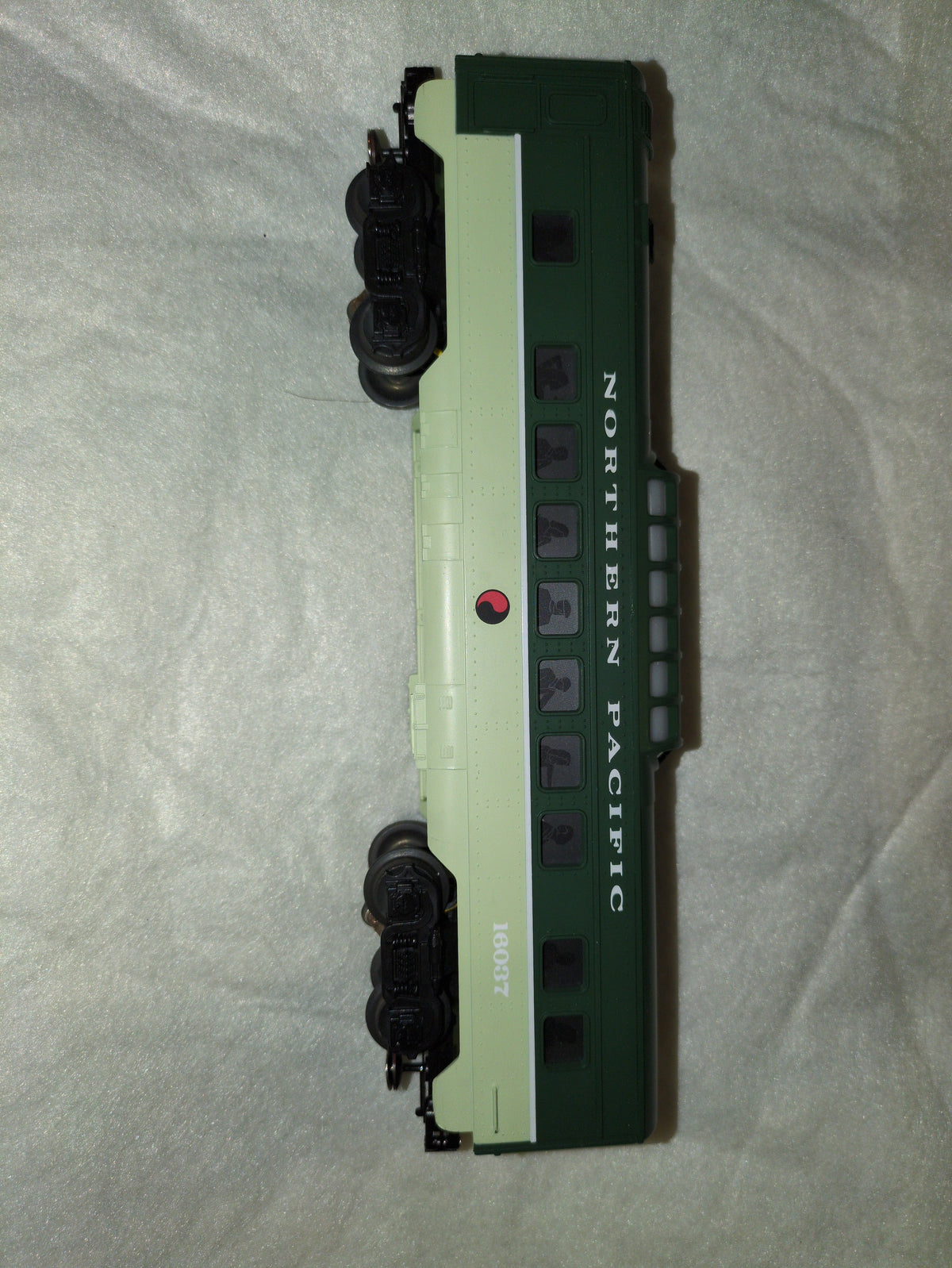Lionel Passenger Car Northern Pacific 6-16037